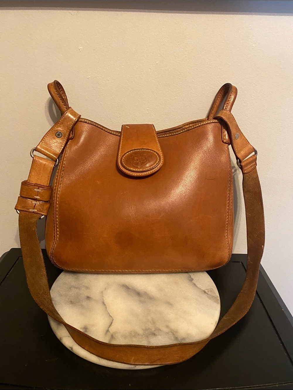 Vintage Dooney & Bourke tan leather Crossbody bag